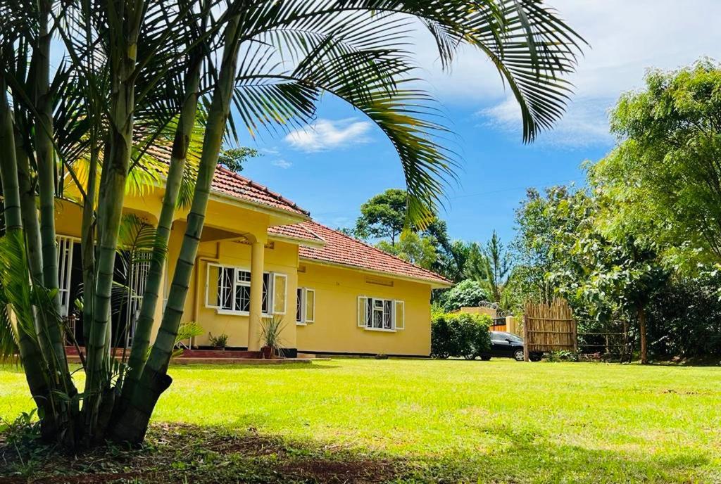 Buutu Nest Bed & Breakfast Jinja Bagian luar foto