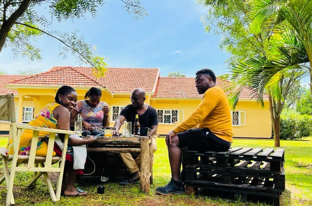 Buutu Nest Bed & Breakfast Jinja Bagian luar foto