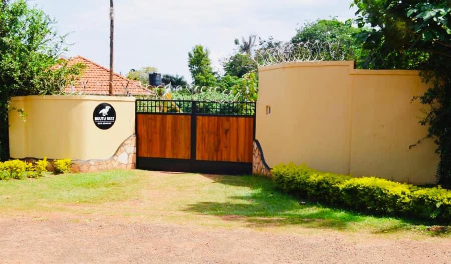 Buutu Nest Bed & Breakfast Jinja Bagian luar foto